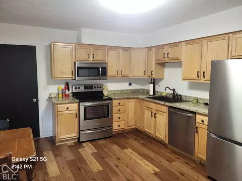 Kitchen - 3451 E 850 S, Columbus, IN 47201 photo 2 of 4