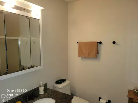 Bath - 3451 E 850 S, Columbus, IN 47201 photo 2 of 4