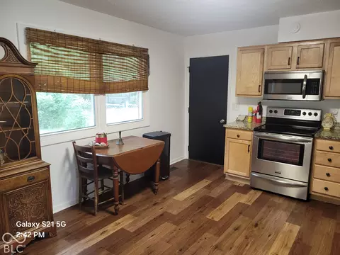 Kitchen - 3451 E 850 S, Columbus, IN 47201 photo 3 of 4