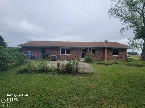 Exterior - 3451 E 850 S, Columbus, IN 47201 photo 4 of 6