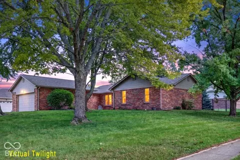 1101 Riverview Dr, Greenfield, IN 46140