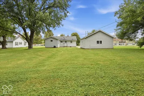 Exterior - 606 E Water St, Pendleton, IN 46064 photo 2 of 2