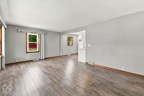 Living - 606 E Water St, Pendleton, IN 46064 photo 1 of 3