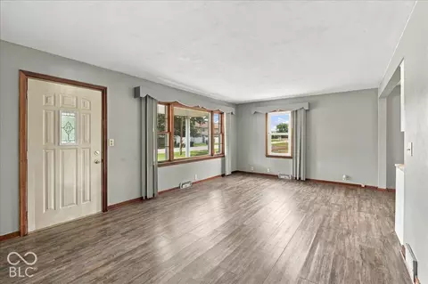 Living - 606 E Water St, Pendleton, IN 46064 photo 3 of 3