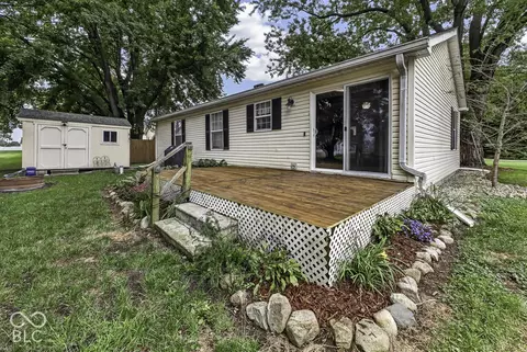 Exterior - 415 3rd St, Wilkinson, IN 46186 photo 3 of 5