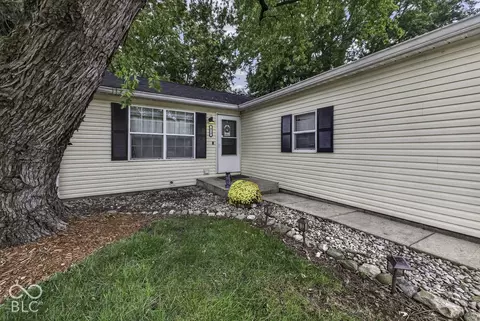 Exterior - 415 3rd St, Wilkinson, IN 46186 photo 2 of 5