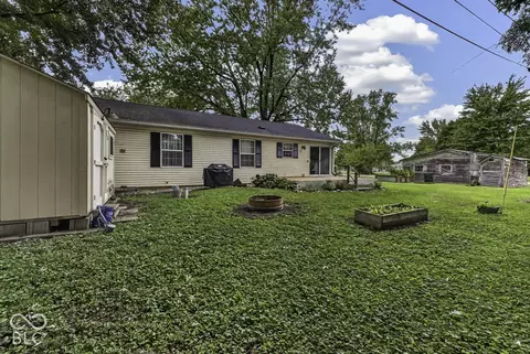 Exterior - 415 3rd St, Wilkinson, IN 46186 photo 5 of 5