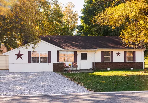 1231 E New Rd, Greenfield, IN 46140