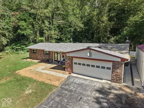 2049 N Blue Bluff Rd, Martinsville, IN 46151