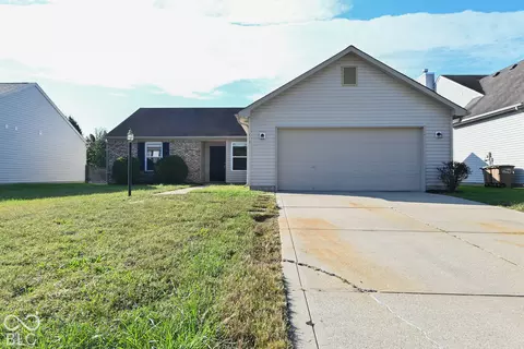 2265 Lakecrest Dr, Columbus, IN 47201