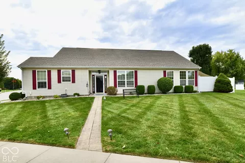 3233 Meridian Meadows Rd, Greenwood, IN 46142