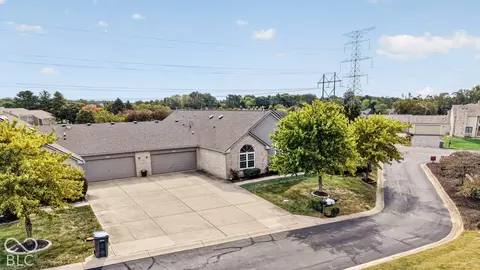 5771 Quail Crossing Dr, Indianapolis, IN 46237