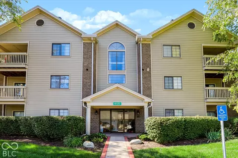 8720 Yardley Ct #200, Indianapolis, IN 46268