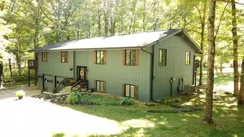 6534 Lake Forest Dr, Avon, IN 46123