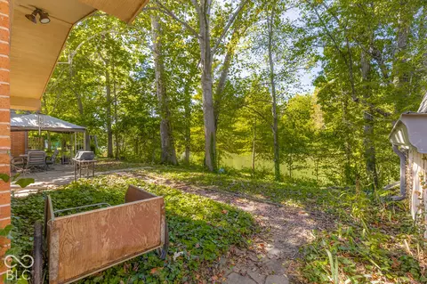 Exterior - 314 Flatrock Dr, Columbus, IN 47201 photo 2 of 6