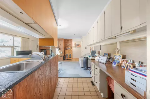 Kitchen - 314 Flatrock Dr, Columbus, IN 47201 photo 4 of 4