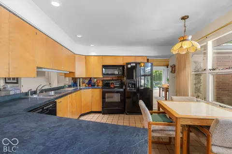 Kitchen - 314 Flatrock Dr, Columbus, IN 47201 photo 1 of 4