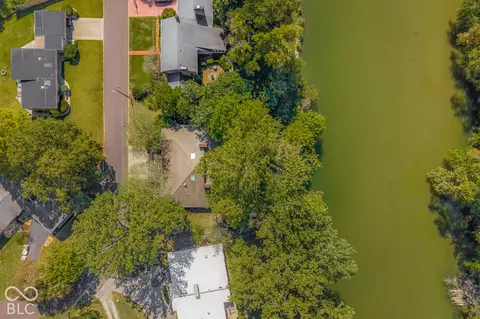 View/Area - 314 Flatrock Dr, Columbus, IN 47201 photo 3 of 4