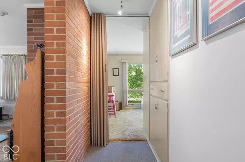 Entry Way - 314 Flatrock Dr, Columbus, IN 47201 photo 3 of 4