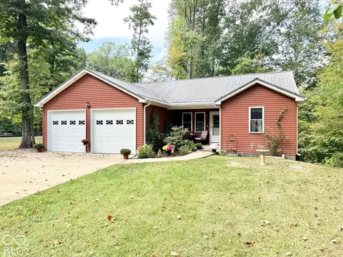 2902 W Stratford Cir, Crawfordsville, IN 47933