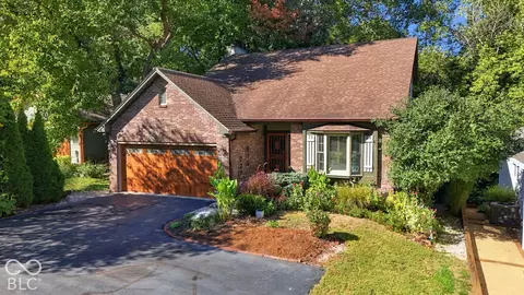 650 W Oak St, Zionsville, IN 46077