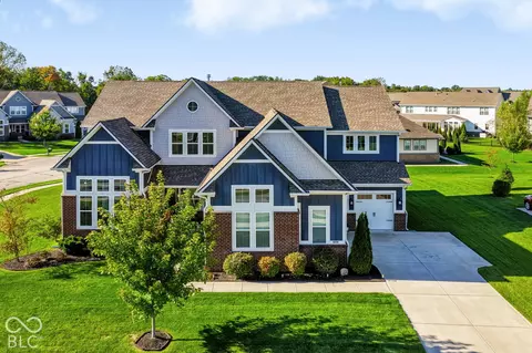 10428 Vermillion Dr, Fortville, IN 46040