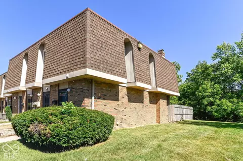 7417 Country Brook Dr, Indianapolis, IN 46260