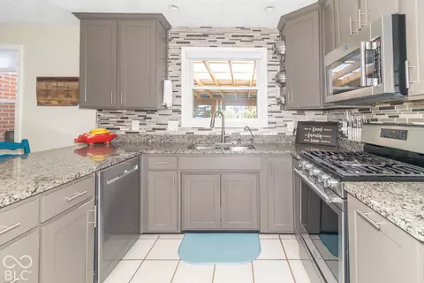 Kitchen - 111 Fairfield Ln, Pendleton, IN 46064 photo 6 of 6