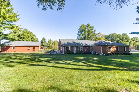 Exterior - 111 Fairfield Ln, Pendleton, IN 46064 photo 7 of 16