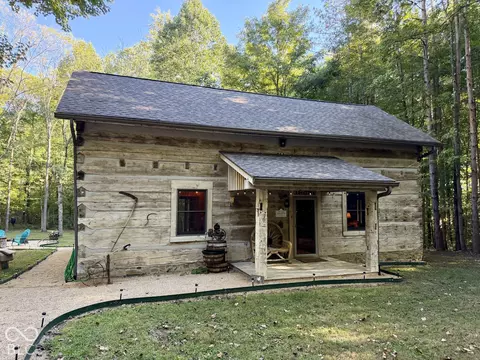 8035 N Dog Trot Ln, Morgantown, IN 46160