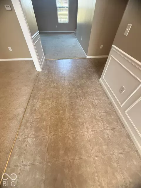 Entry Way - 1131 Ascalon Ct, Indianapolis, IN 46239 photo 7 of 21