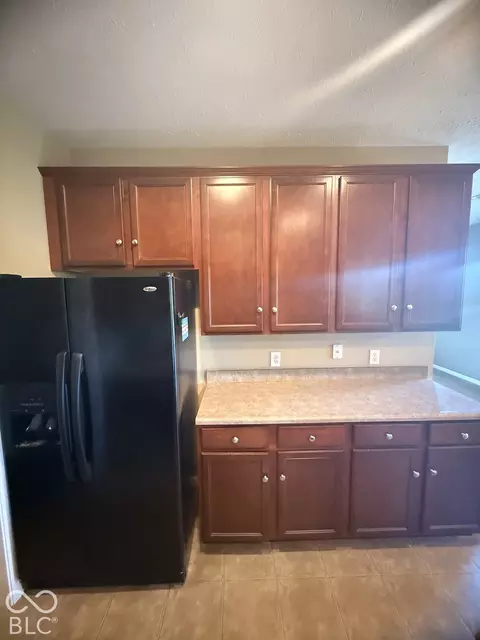 Kitchen - 1131 Ascalon Ct, Indianapolis, IN 46239 photo 1 of 8