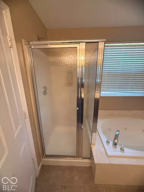 Bath - 1131 Ascalon Ct, Indianapolis, IN 46239 photo 10 of 10