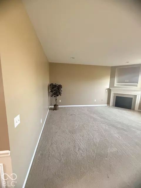 Living - 1131 Ascalon Ct, Indianapolis, IN 46239 photo 2 of 9