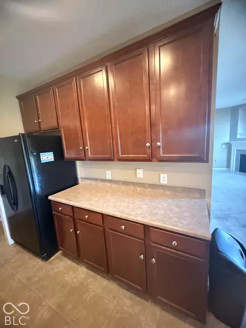 Kitchen - 1131 Ascalon Ct, Indianapolis, IN 46239 photo 2 of 8