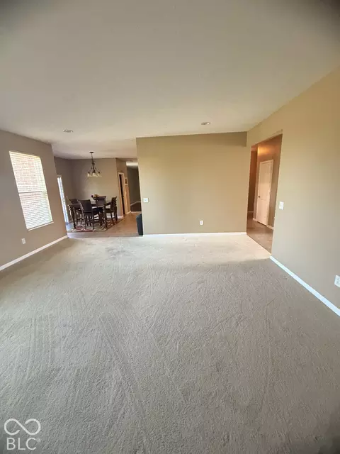 Living - 1131 Ascalon Ct, Indianapolis, IN 46239 photo 5 of 9