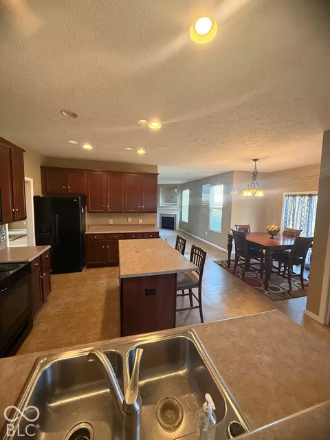 Kitchen - 1131 Ascalon Ct, Indianapolis, IN 46239 photo 8 of 8