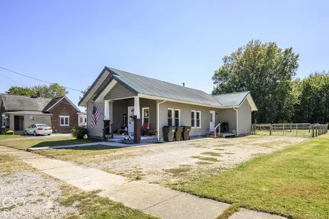 407 Moore St, Crothersville, IN 47229