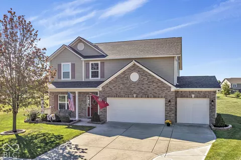 4621 W Dane Ct, New Palestine, IN 46163
