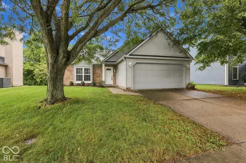 17935 Grassy Knoll Dr, Westfield, IN 46074