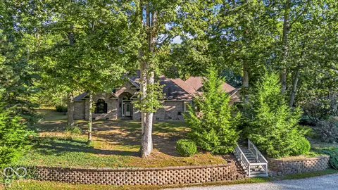 6545 W Twin Lakes Dr, Martinsville, IN 46151