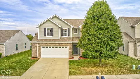 848 Briarstone Dr, Greenwood, IN 46143