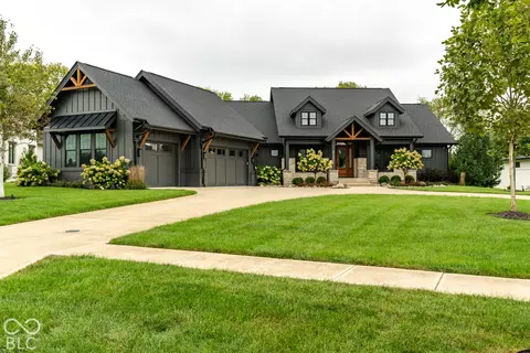 5150 Melbourne Pl, Zionsville, IN 46077