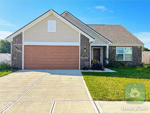 627 Derek Ln, Trafalgar, IN 46181