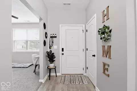 Entry Way - 222 Limerick Ln, Pendleton, IN 46064 photo 1 of 2