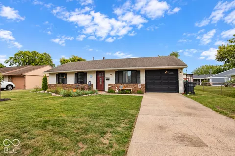 1021 Eastlawn Dr, Whiteland, IN 46184