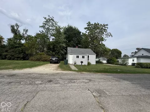 1114 E 6th St, Muncie, IN 47302 photo 2