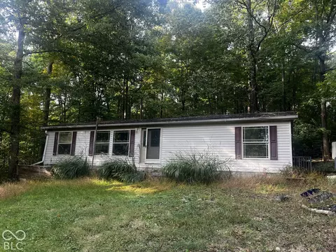 9089 Gold Point Rd, Trafalgar, IN 46181