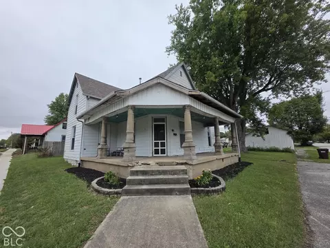 102 W Main St, Westport, IN 47283