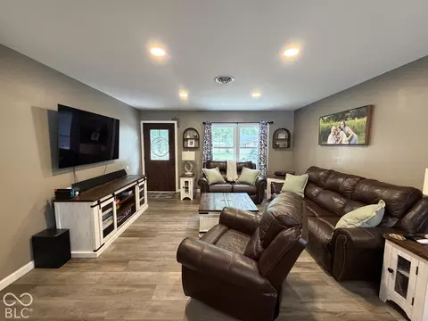 Living - 302 Marion Blvd, Covington, IN 47932 photo 1 of 3